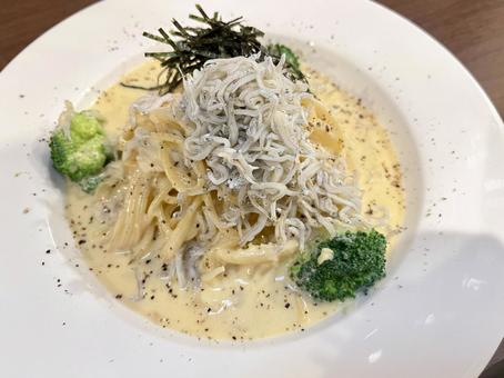 しらすのパスタ しらすのパスタ しらす,海鮮,パスタの写真素材