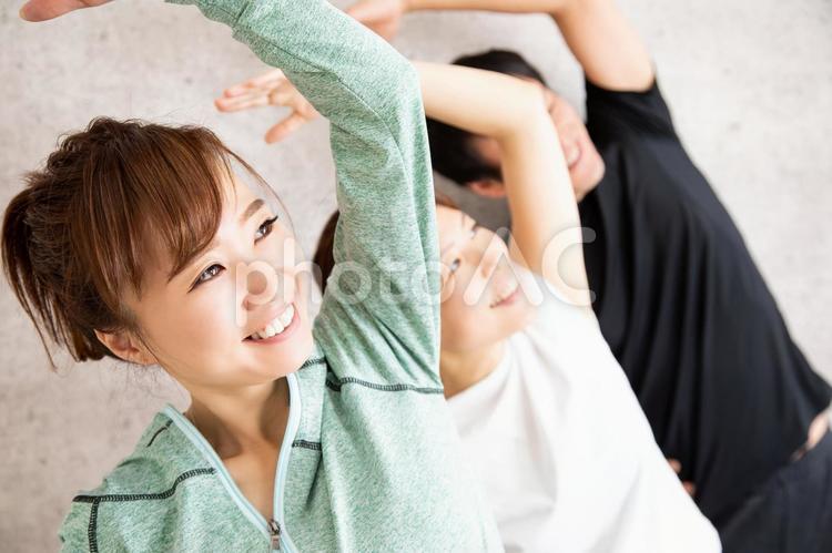 ヨガ教室 ラジオ体操,体操,柔軟体操の写真素材