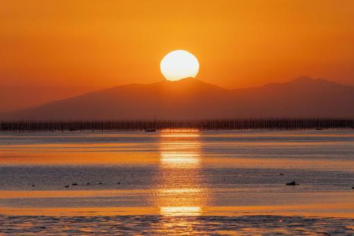 佐賀-【有明海の初日の出（ご来光）】 佐賀,鹿島市,道の駅鹿島の写真素材