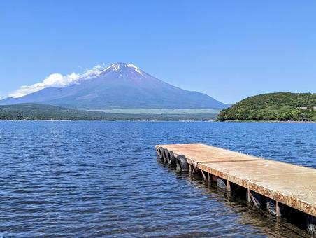桟橋と山中湖 富士山,世界遺産,自然の写真素材