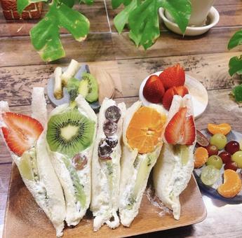 フルーツサンドの写真