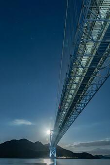満月のしまなみ海道　因島大橋夜景 空,風景,海の写真素材