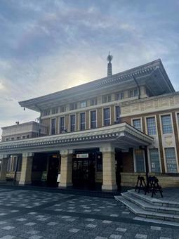 奈良のレトロモダンな旧駅舎 奈良のレトロモダンな旧駅舎 奈良,奈良駅,駅舎の写真素材