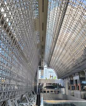 京都駅:ガラス張りの天井 京都駅:ガラス張りの天井の写真