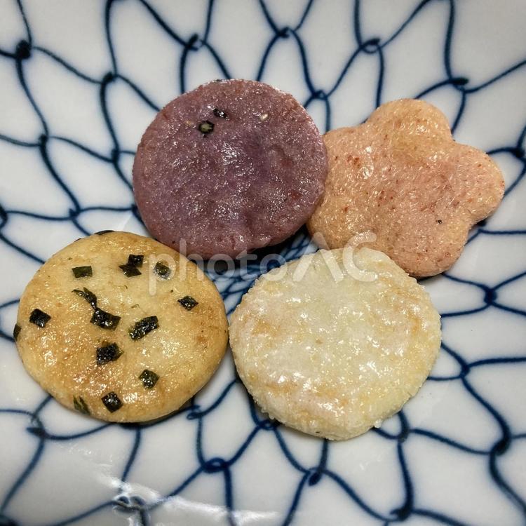 おかき　4枚　彩り取り 多種,4枚,のりの写真素材