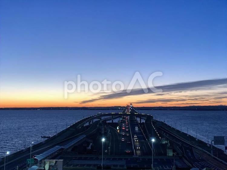 夜明けの海ほたる 海ほたる,サービスエリア,朝の写真素材