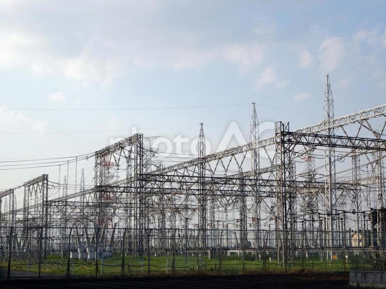 鉄塔がある風景 鉄塔,送電線,電線の写真素材