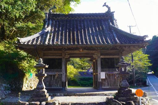 飯福田寺仁王門正面・三重県松阪市 飯福田寺仁王門正面・三重県松阪市 飯福田寺,伊勢山上,仁王門の写真素材