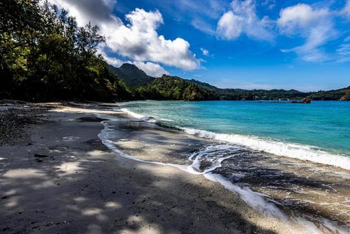 小笠原諸島 境浦海岸から望む絶景 小笠原諸島 境浦海岸から望む絶景 父島,小笠原諸島,海の写真素材
