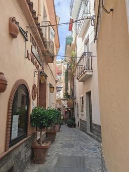 カステルモーラの街並み カステルモーラ,タオルミーナ,シチリアの写真素材