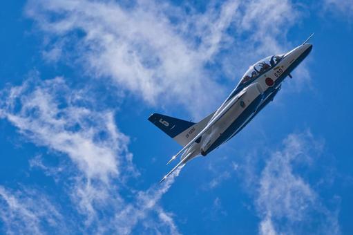 ブルーインパルス ブルーインパルス,アクロバット,航空祭の写真素材