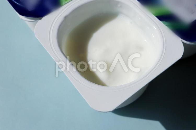 アロエ入りのヨーグルト アロエヨーグルト,ヨーグルト,パックの写真素材
