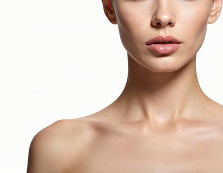 女性の顔のアップとデコルテライン 女性の顔のアップとデコルテラインの写真