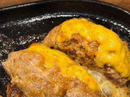 チーズハンバーグ チーズハンバーグ,チーズ,ハンバーグの写真素材