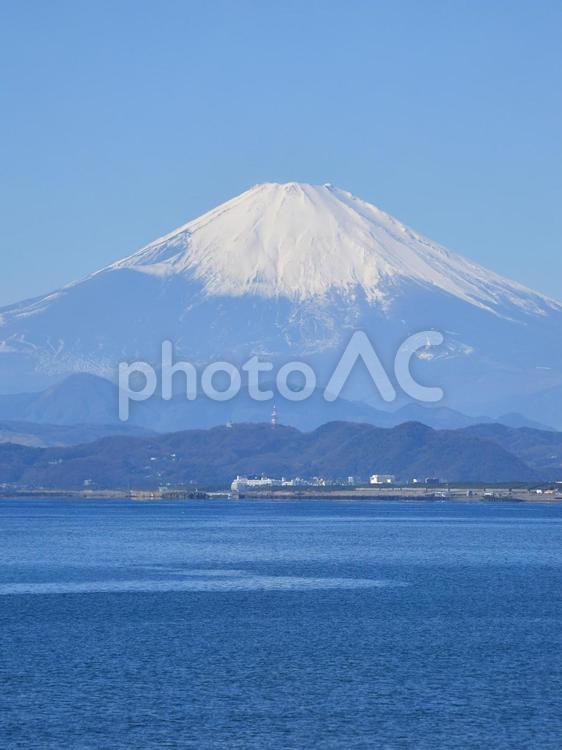 富士山と海（縦） 富士山,海,空の写真素材