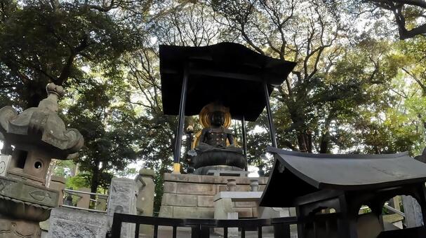 東京都　目黒不動尊　瀧泉寺の大日如来坐像 比翼塚,目黒不動尊,パワースポットの写真素材