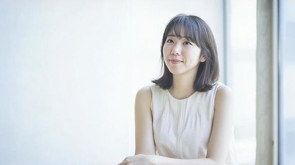 柔らかい雰囲気の中年女性のポートレート 柔らかい雰囲気の中年女性のポートレートの写真