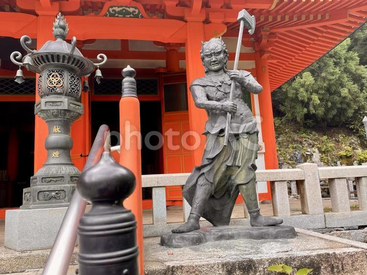 奈良　洞川温泉　龍泉寺　後鬼像 鬼,後鬼像,後鬼の写真素材