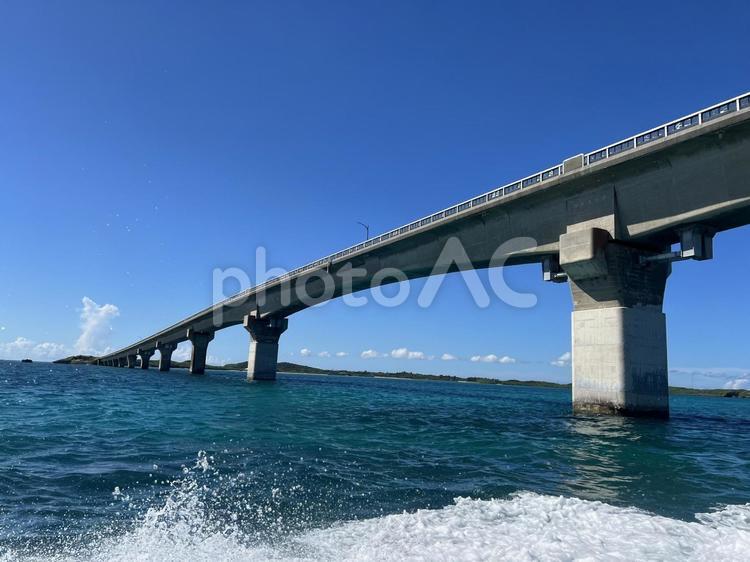 宮古島の海（池間大橋） シュノーケリング,ダイビング,橋の写真素材