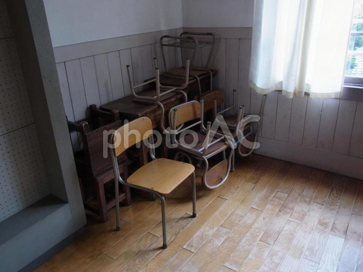 学校の椅子 椅子,教室,学校の写真素材