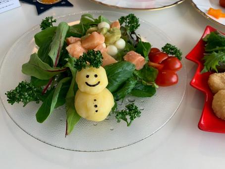 マッシュポテトの 雪だるま マッシュポテトの 雪だるま クリスマス,マッシュポテト,雪だるまの写真素材