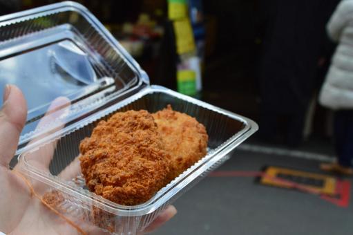 コロッケ コロッケ,食べ歩き,街中の写真素材