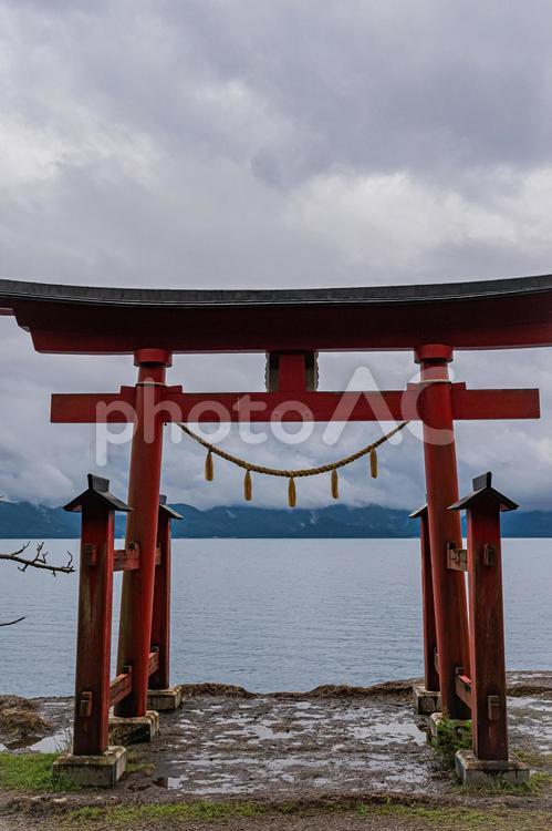 秋田県　田沢湖　御座石神社 風景,景色,自然の写真素材