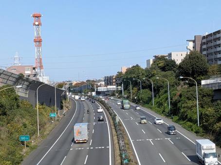 立冬の日の東名横浜青葉IC付近の俯瞰写真 東名高速道路,鶴蒔橋,横浜青葉インターチェンジの写真素材