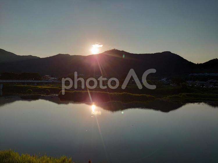 夏の日の出の様子 朝,自然,壁紙の写真素材