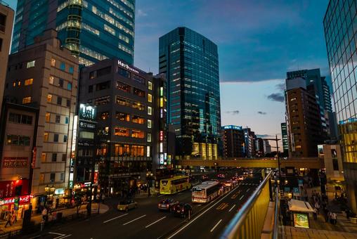 【宮城】仙台駅の周辺 夕日 【宮城】仙台駅の周辺 夕日 仙台駅,宮城,夕日の写真素材