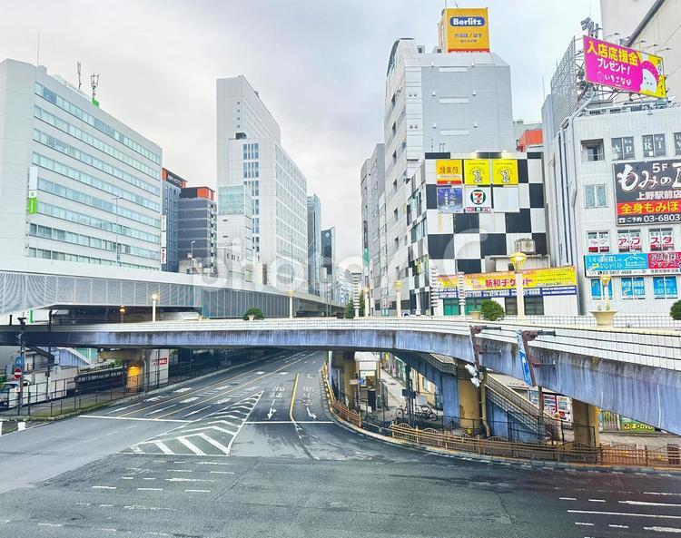 早朝の上野周辺　街並み 台東区上野,上野周辺,早朝の上野の写真素材