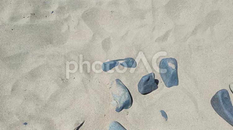 砂浜の石ころ 砂浜,石ころ,海岸の写真素材