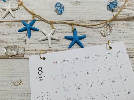 8月カレンダー ヒトデ 8月カレンダー ヒトデ 8月,8月カレンダー,カレンダーの写真素材