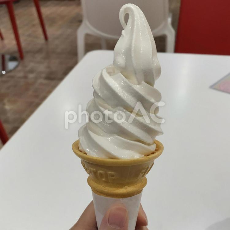 綺麗に巻けたソフトクリーム ソフトクリーム,コーンアイス,アイスクリームの写真素材