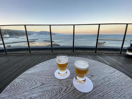 ごほうび ごほうび 夕焼け,屋外で,夕方の写真素材