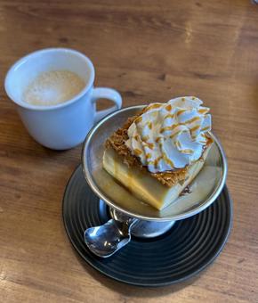 カフェで食べる手作りプリン カフェで食べる手作りプリンの写真
