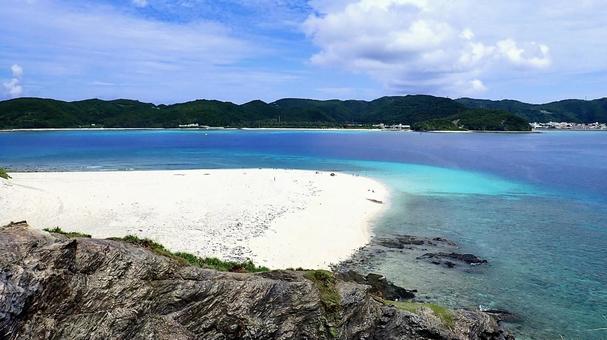 沖縄県慶良間諸島嘉比島のビーチの風景 沖縄県慶良間諸島嘉比島のビーチの風景の写真