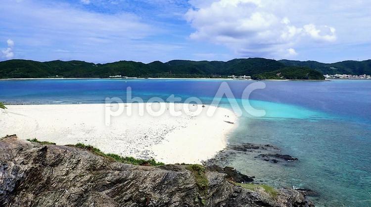 沖縄県慶良間諸島嘉比島のビーチの風景 嘉比島,ビーチ,海の写真素材