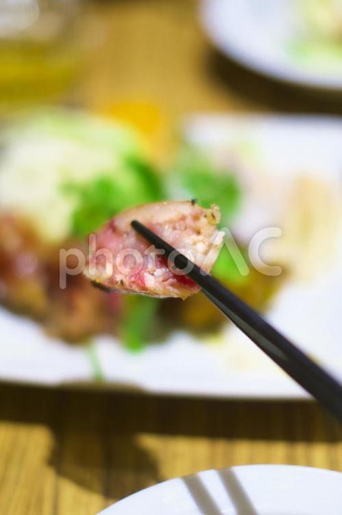 本場のタイ料理サイコーク タイ料理,ソーセージ,おいしいの写真素材