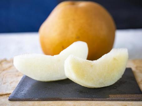 秋熟す果実の白き煌めき 梨,果物,フルーツの写真素材