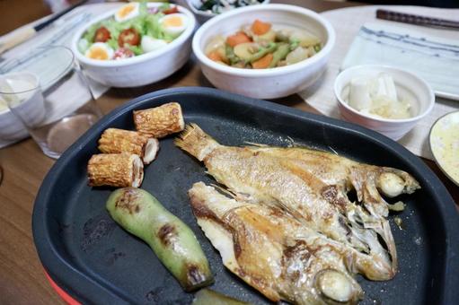 家で飲み会 家で飲み会 家,飲み会,宅飲みの写真素材