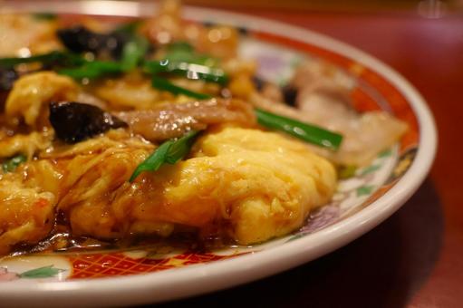 中華料理店の豚肉とキクラゲと玉子の炒め 中華料理店の豚肉とキクラゲと玉子の炒めの写真