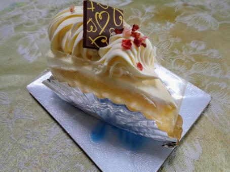 バタークリームケーキ バタークリームケーキ ケーキ,バター,クリームの写真素材