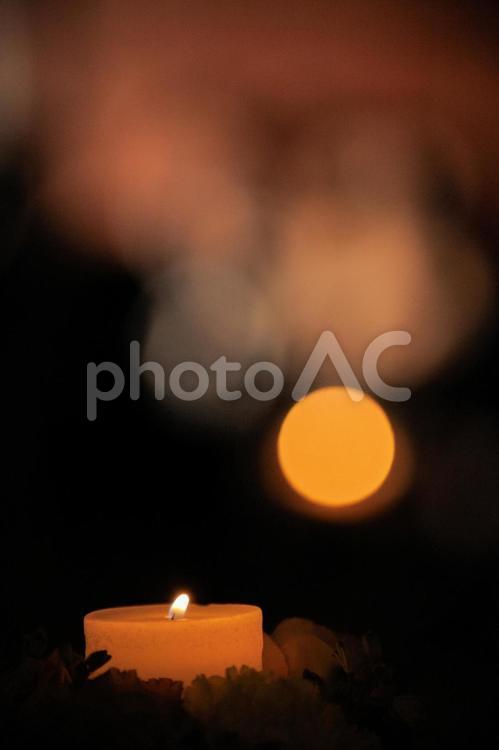 小さな蝋燭の火、クリスマス、夜 蝋燭,火,ランプの写真素材