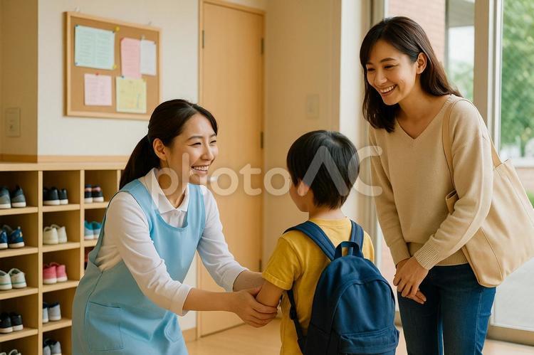 保育園でお迎えの風景 保育園,お迎え,幼児の写真素材