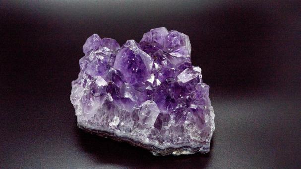 アメジストクラスター　癒しと浄化の結晶の写真