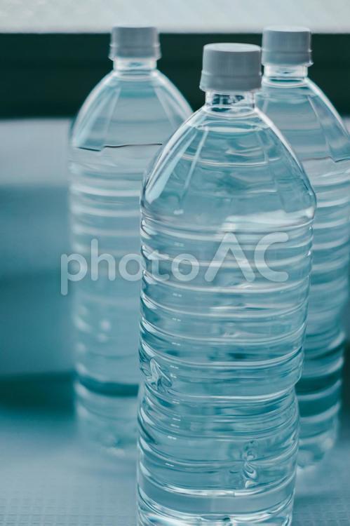 災害に備えた常備水７ 災害,地震,ミネラルウォーターの写真素材