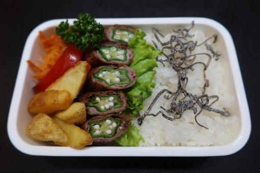 オクラの肉巻きのお弁当 オクラの肉巻きのお弁当 ランチ,弁当,オクラの写真素材