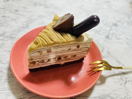 栗のミルクレープ 栗のミルクレープ ケーキ,栗,ミルクレープの写真素材