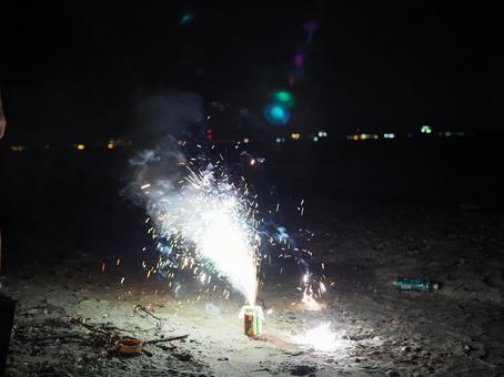 噴き出し花火 噴き出し花火 花火,夏,夜の写真素材